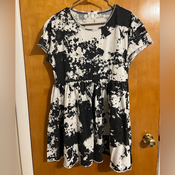 Abound Dresses & Skirts - Abound black/white tie dye splatter print casual short t-shirt dress XL